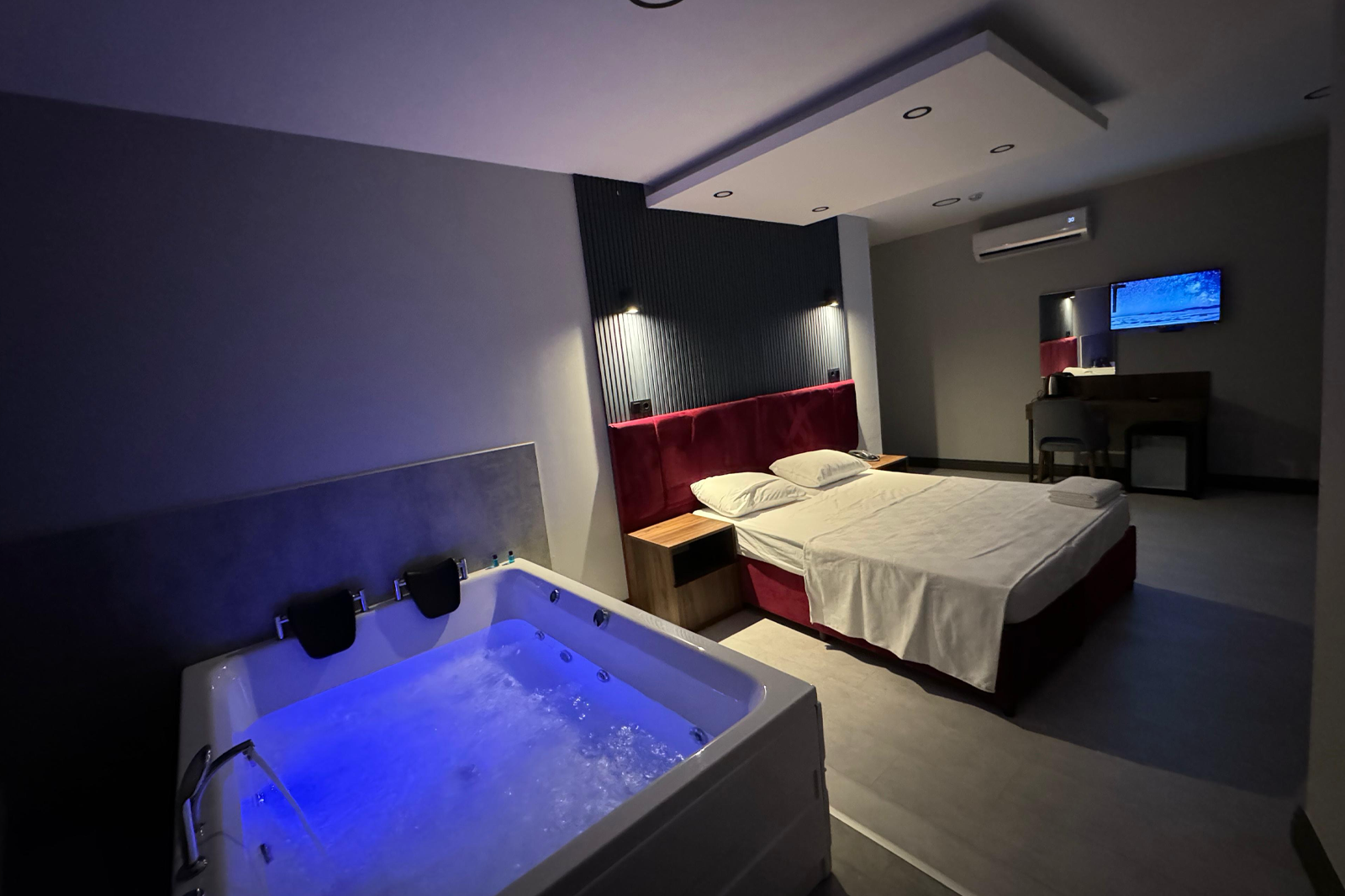 Trio Palace Jakuzili Suit Oda fotoğrafı 2